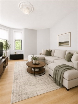 33 Gay Head St, Apt 3