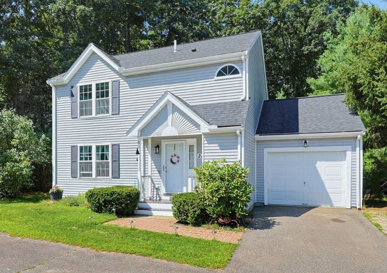 28 Heritage Path, Millis, MA 02054