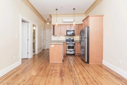 263 Newbury, Apt 2
