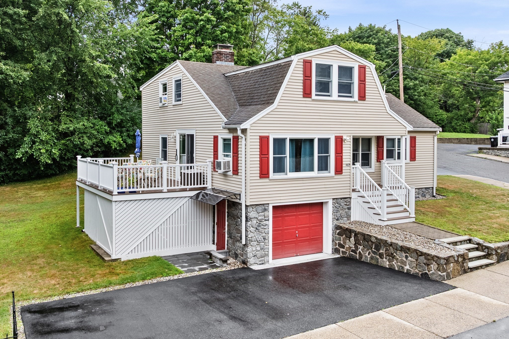 463 Elliott St, Beverly, MA 01915