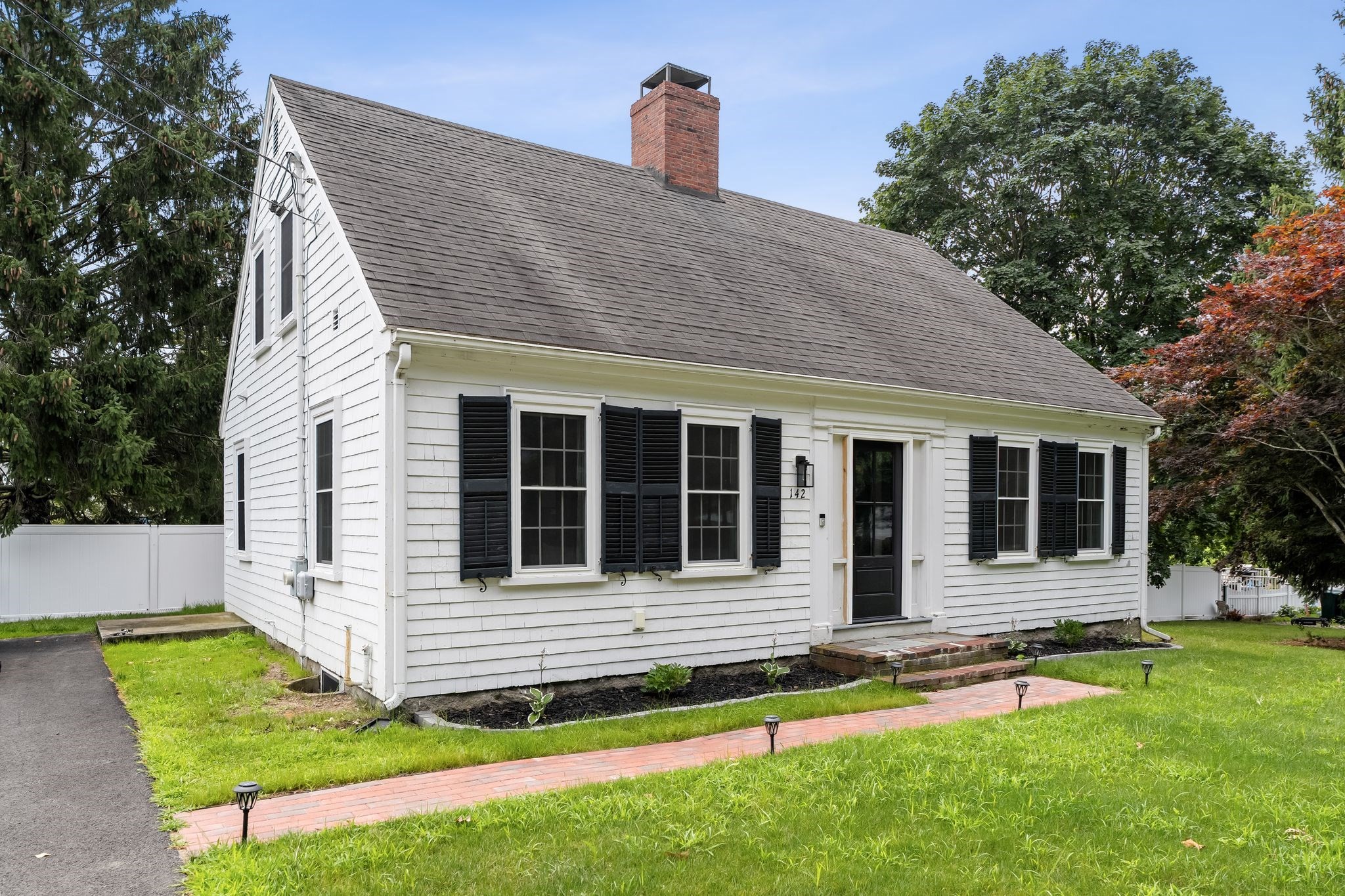142 Elm Street, Kingston, MA 02364