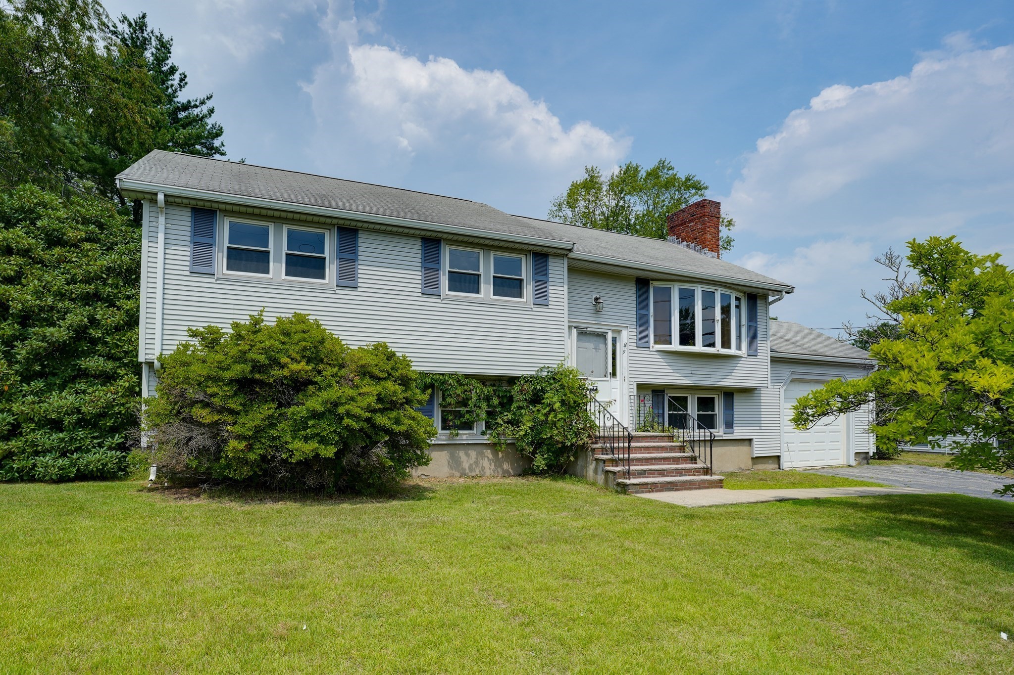 9 Eugene Rd, Burlington, MA 01803