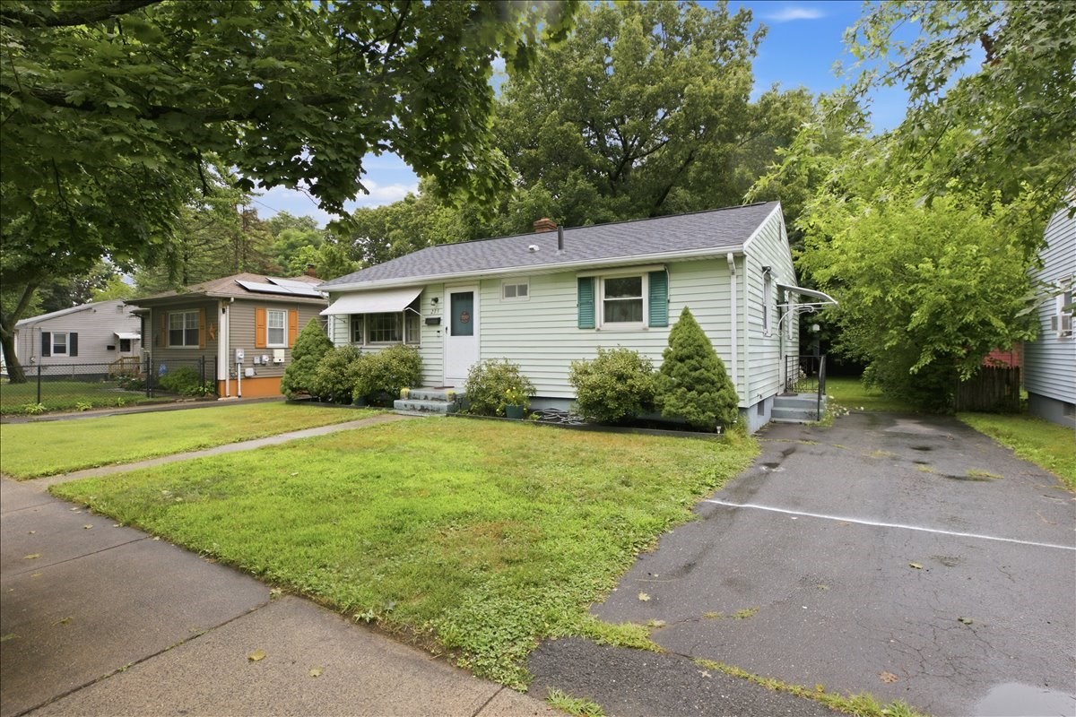 235 Pasco Rd, Springfield, MA 01151