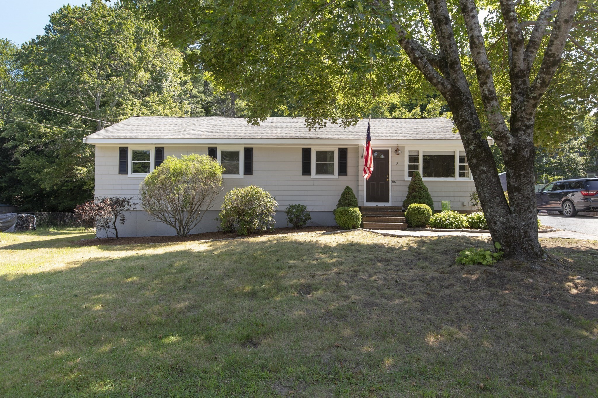 3 Parliament Dr, Franklin, MA 02038