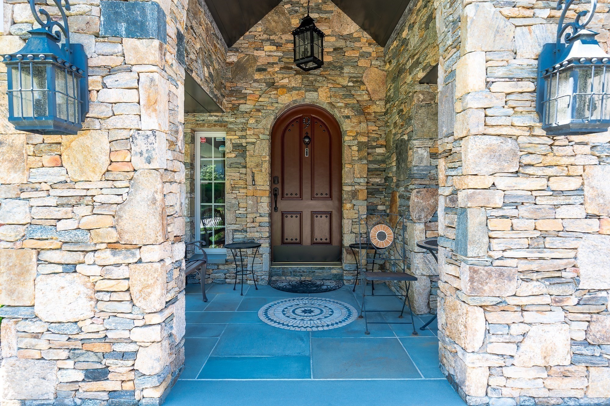 9 Cranbrook Rd, Shrewsbury, MA 01545