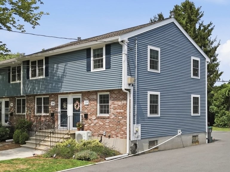 110 Hooper Rd Unit 110, Dedham, MA 02026