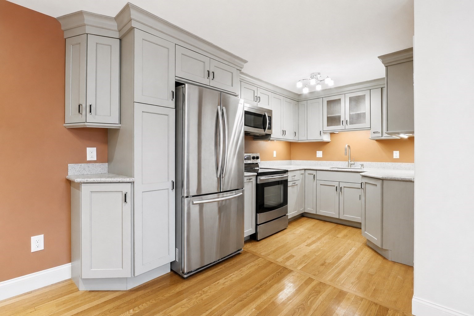 8 Riverside St Unit 3-3, Watertown, MA 02472