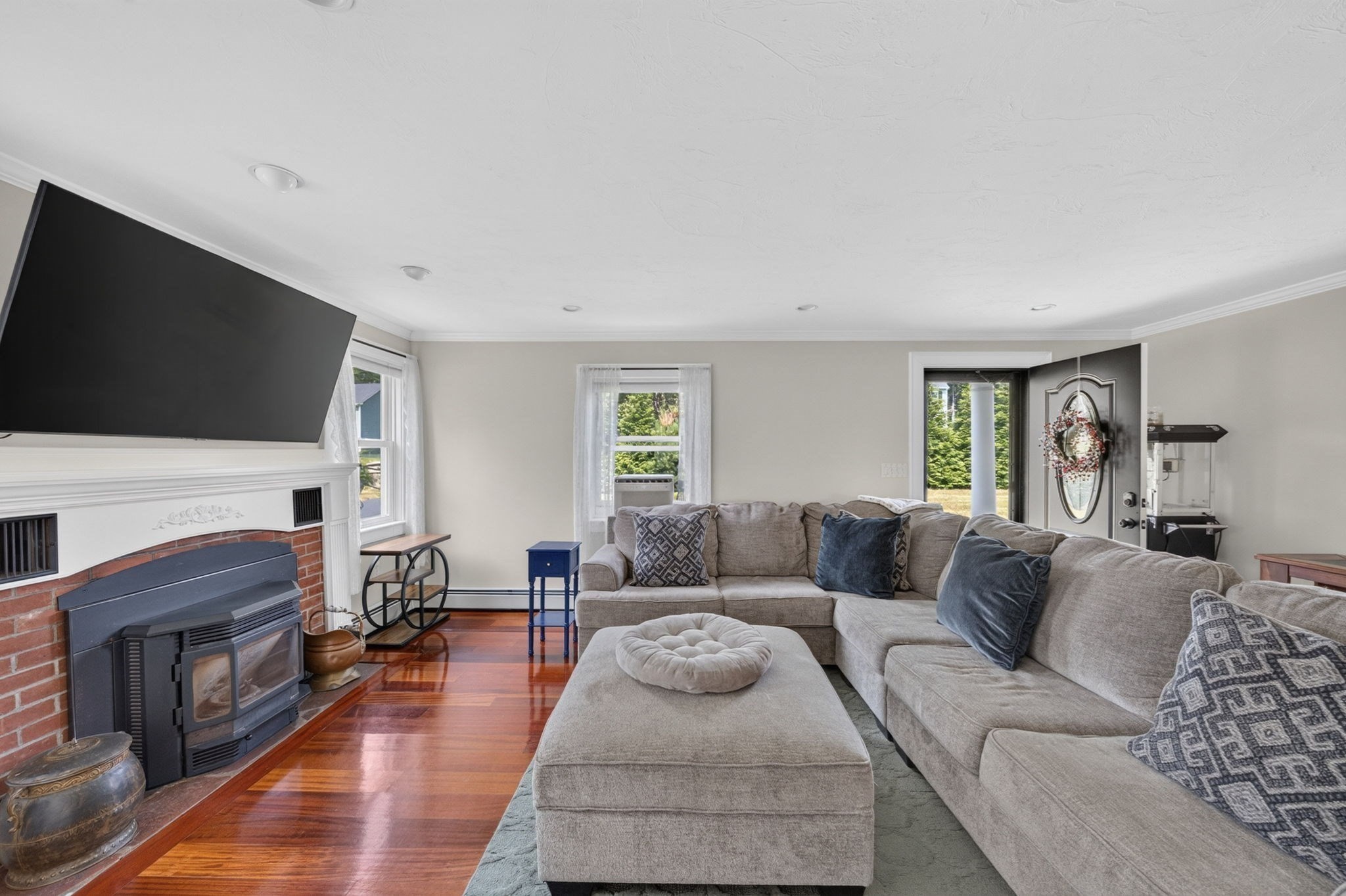 112 Spruce St, Middleboro, MA 02346