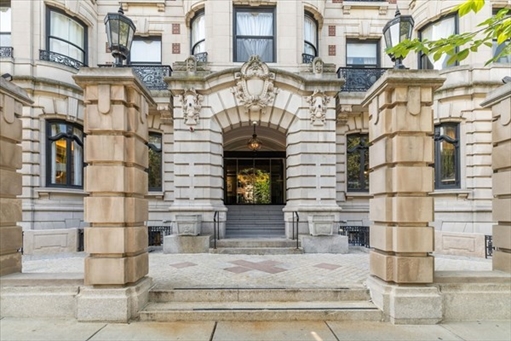 390 Commonweath Avenue, Apt 603