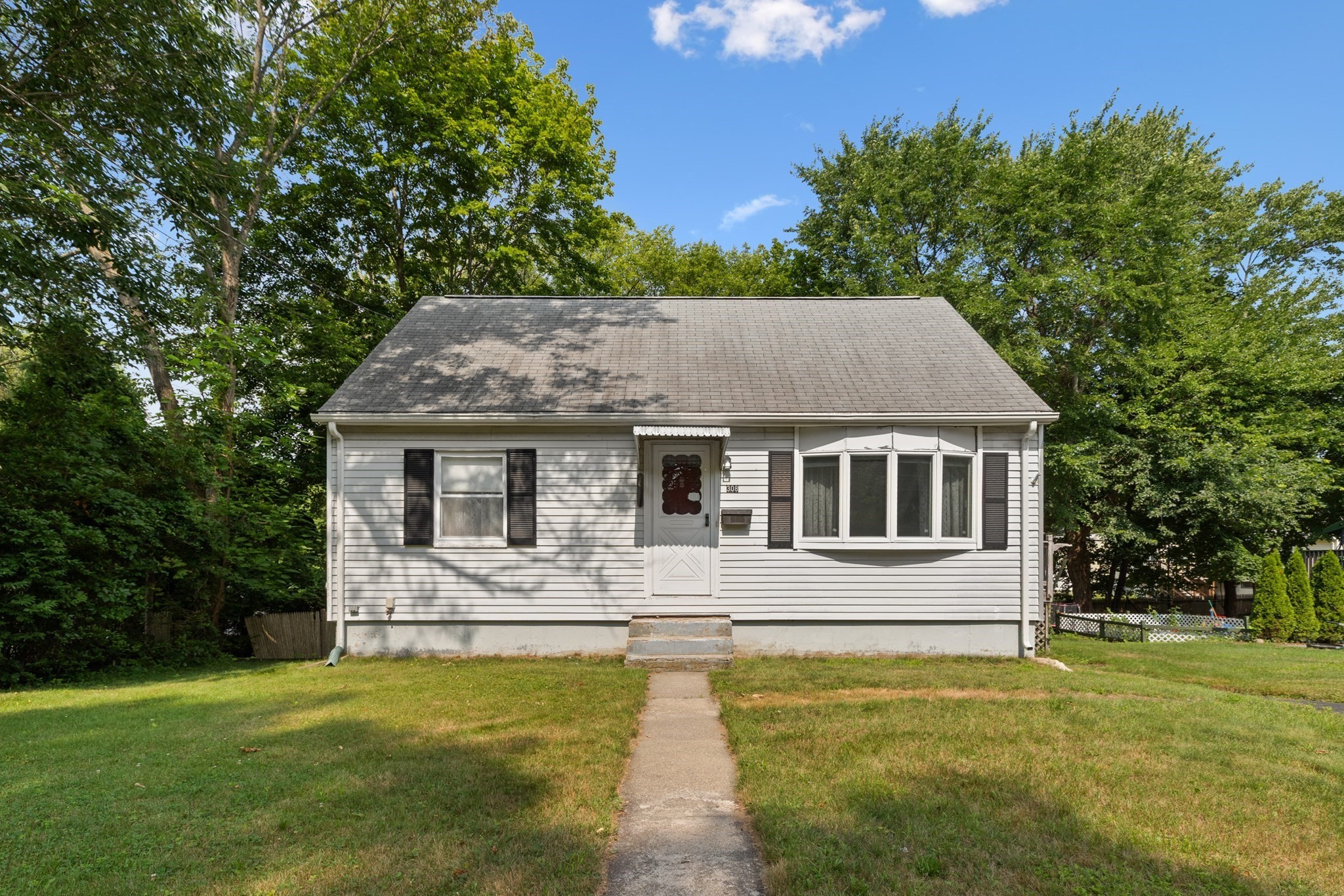 308 Pleasant St, Stoughton, MA 02072