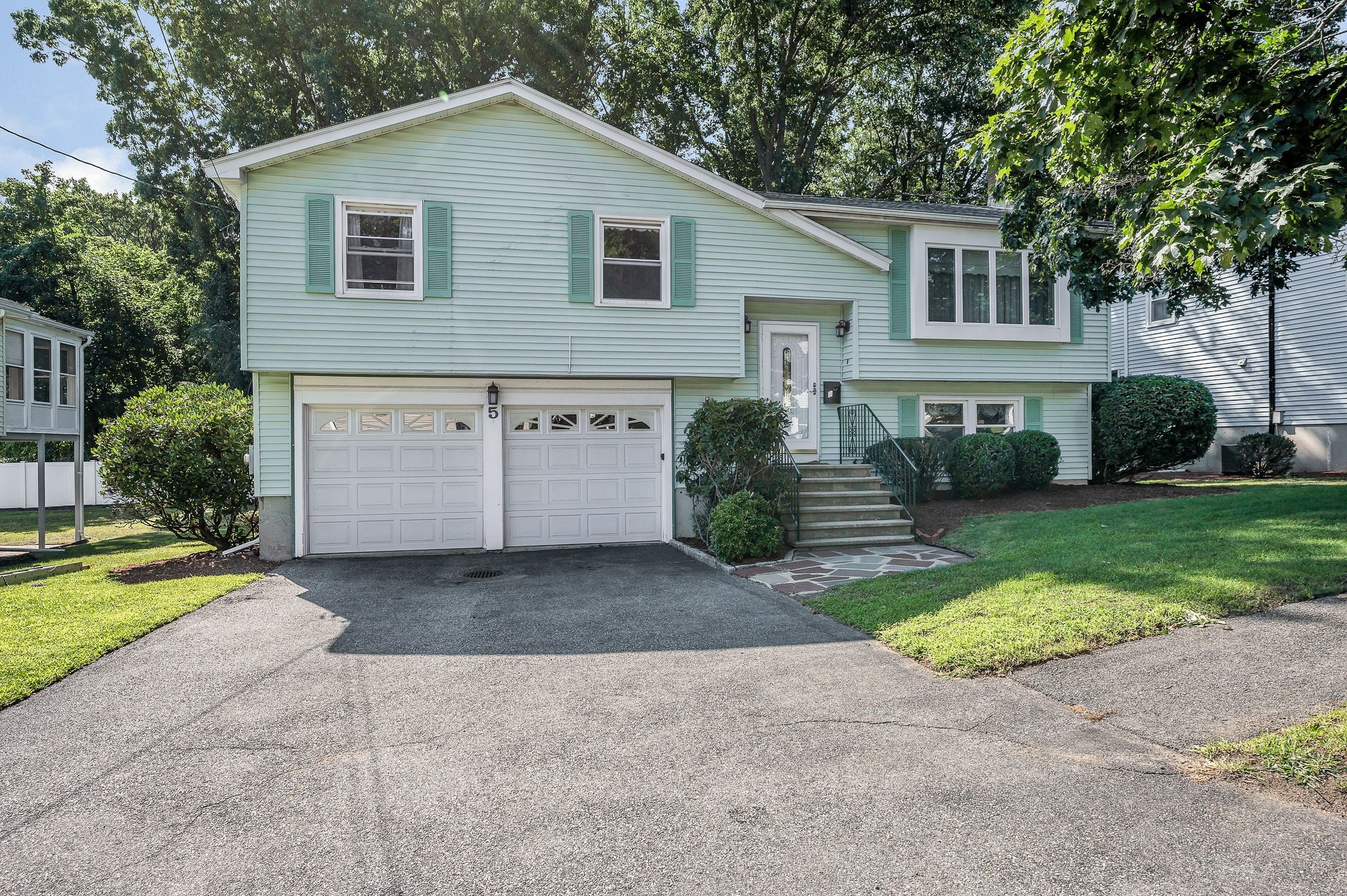 5 Jeremiah Cir, Medford, MA 02155