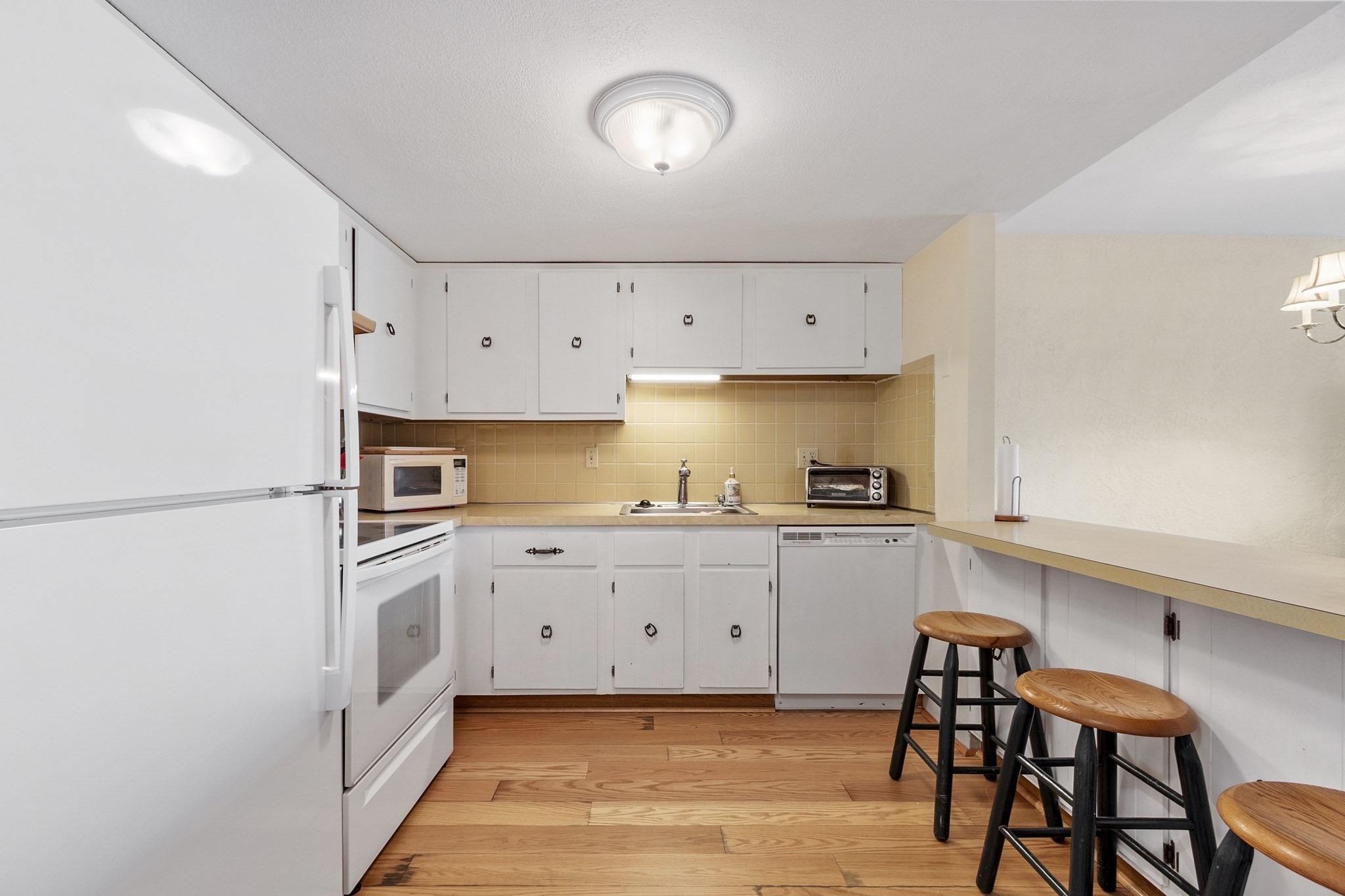 585 Revere Beach Parkway Unit 312, Revere, MA 02151 - Image 4