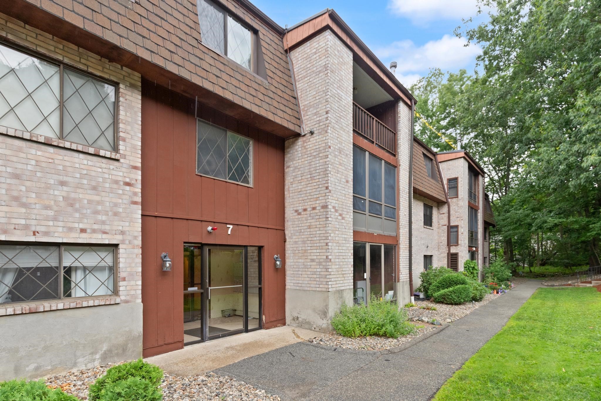 7 Greenbriar Drive Unit 207, North Reading, MA 01864