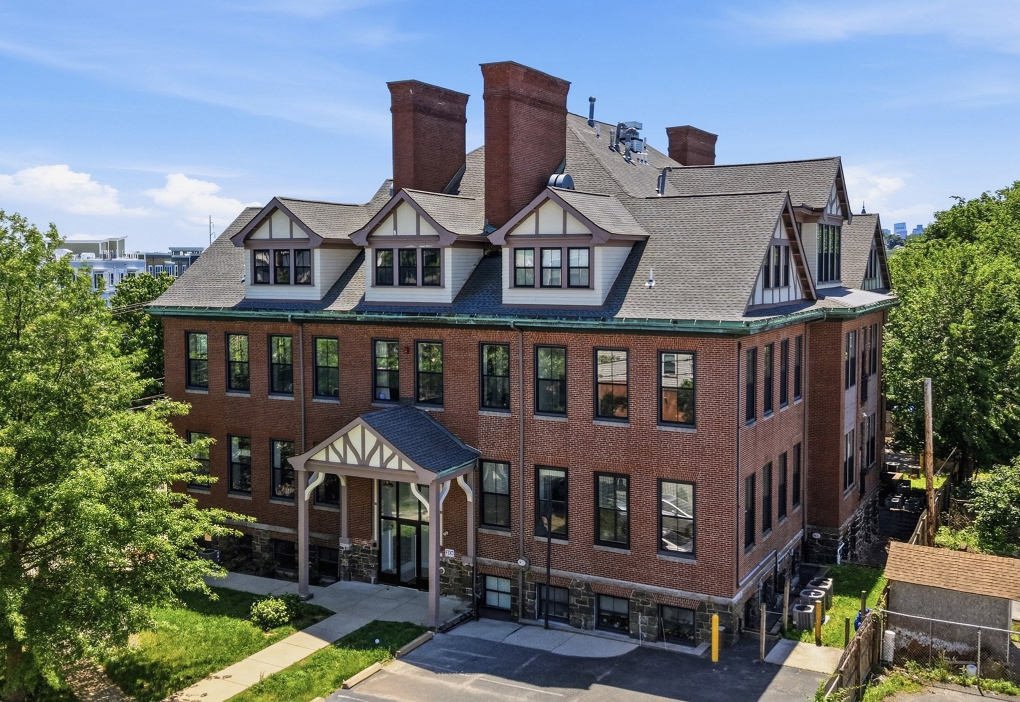 220 Spencer Ave Unit 104, Chelsea, MA 02150