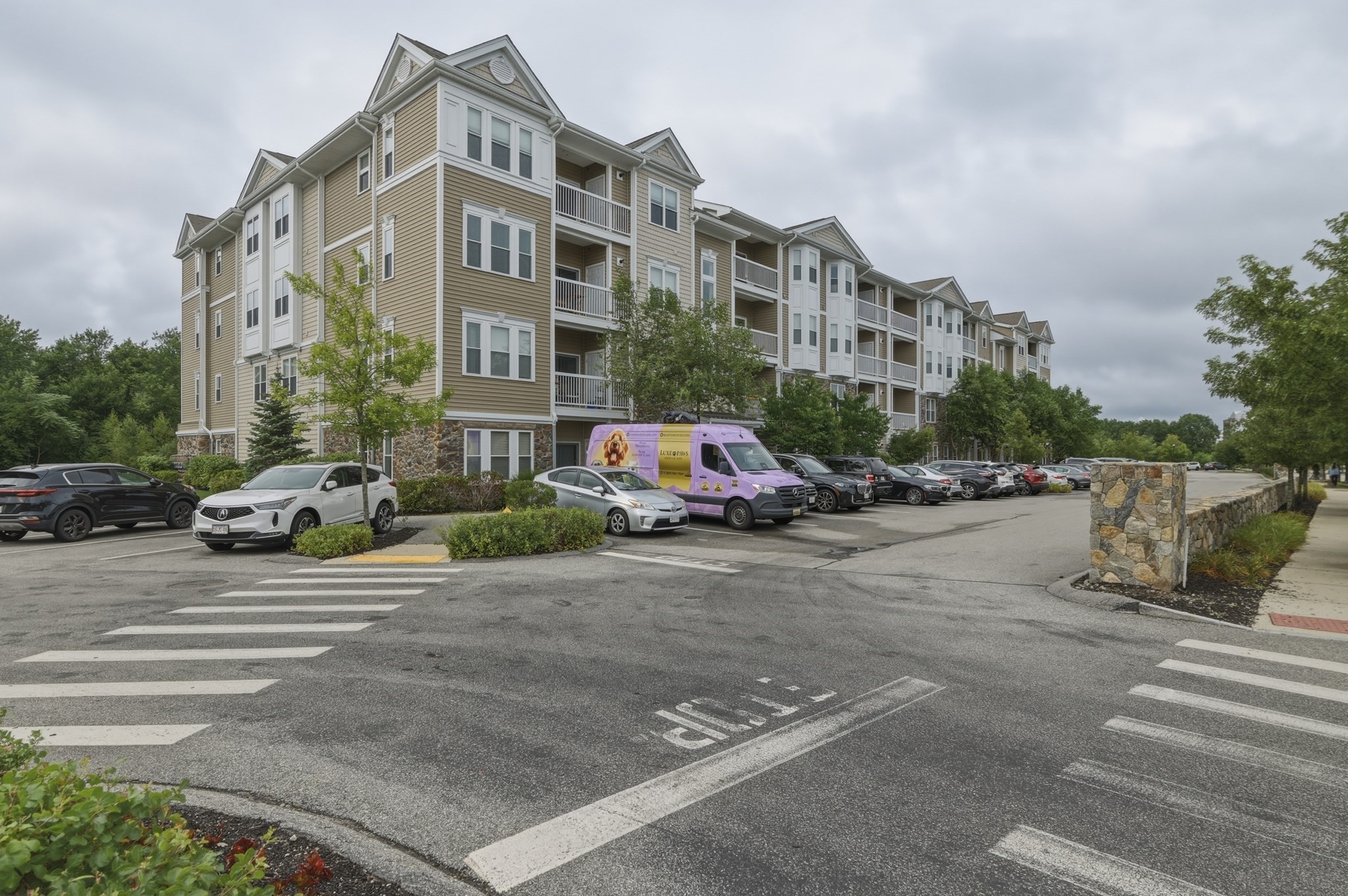 110 Trotter Rd Unit 2401, Weymouth, MA 02190