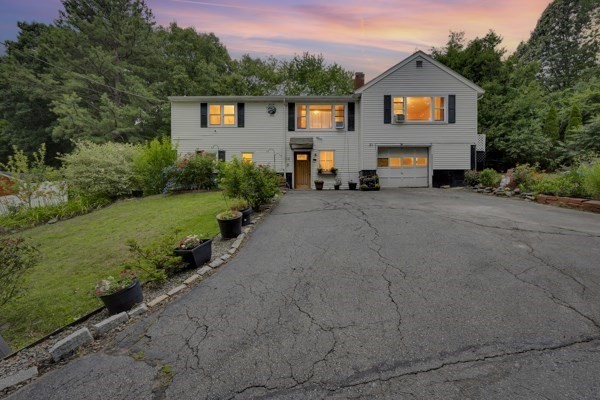 21 N Steele St, Worcester, MA 01607