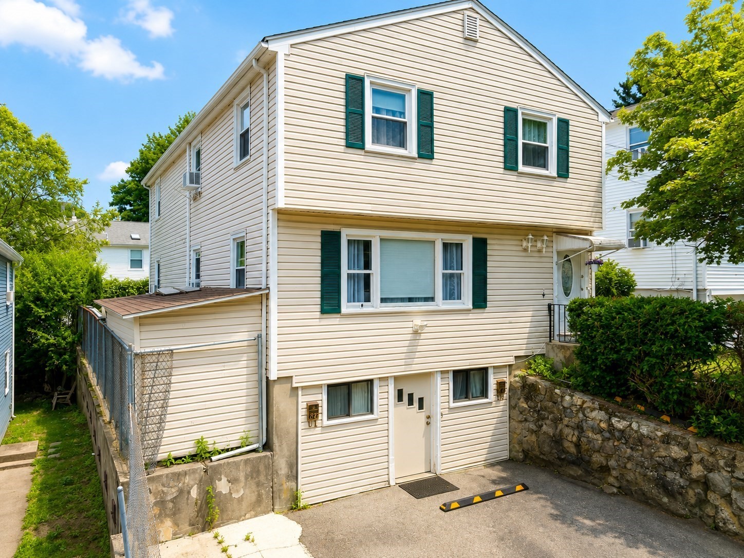 82 Sylvia, Arlington, MA 02476