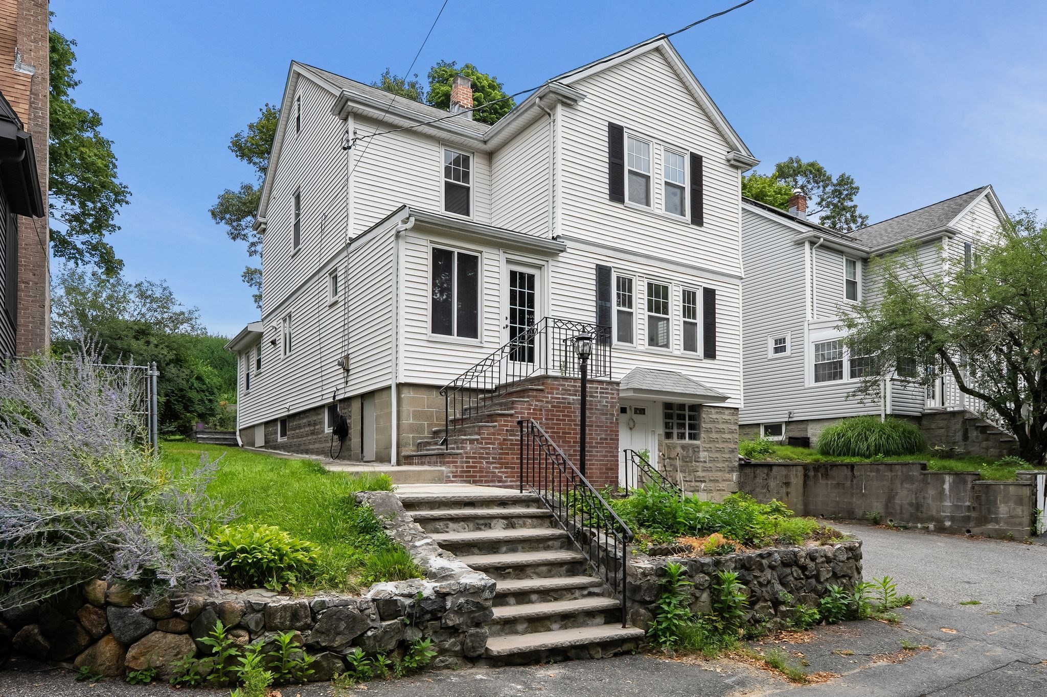 567 Winthrop St, Medford, MA 02155