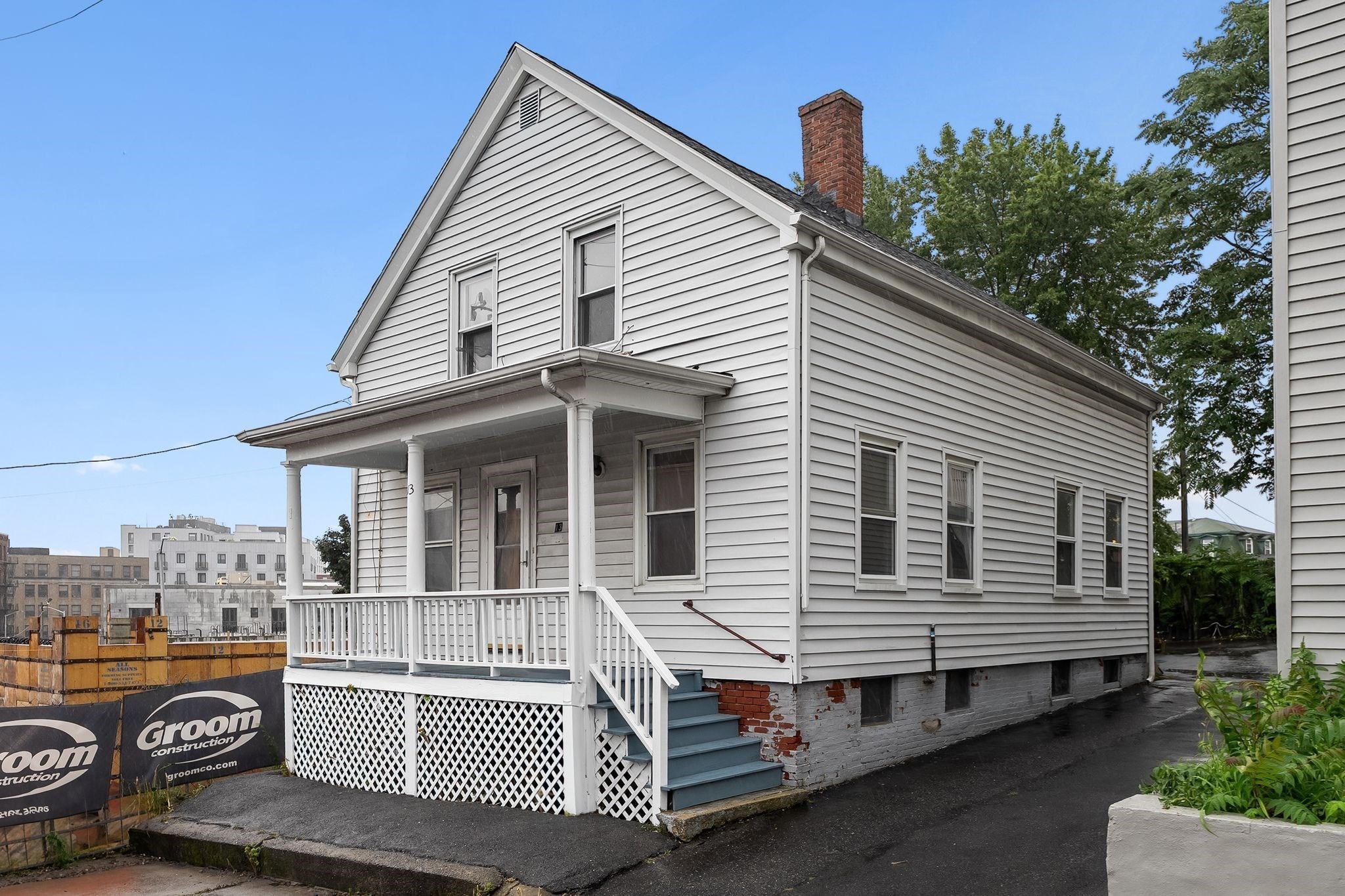 13 Oxford St, Lynn, MA 01902