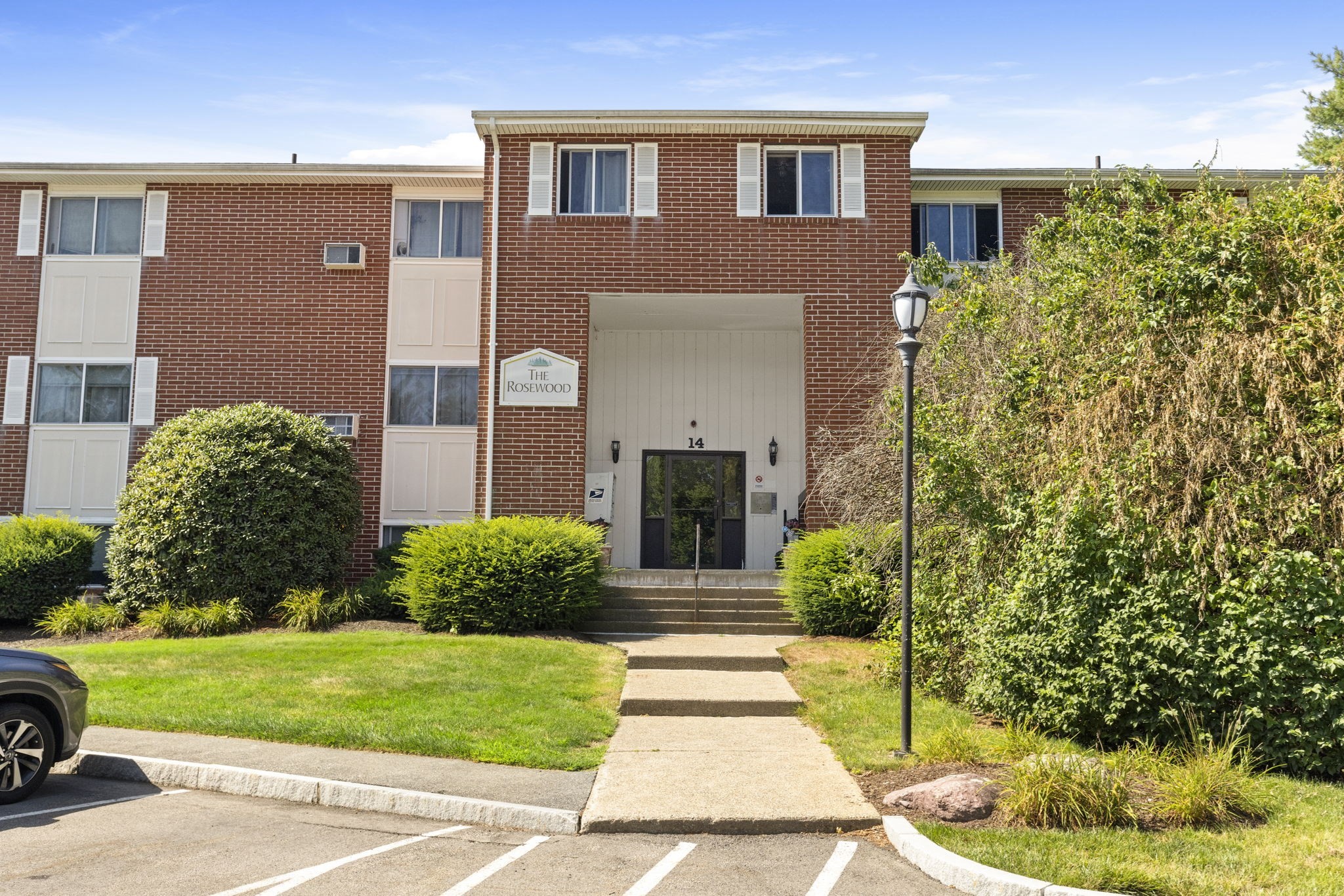 14 Dailey St Unit J, Attleboro, MA 02703