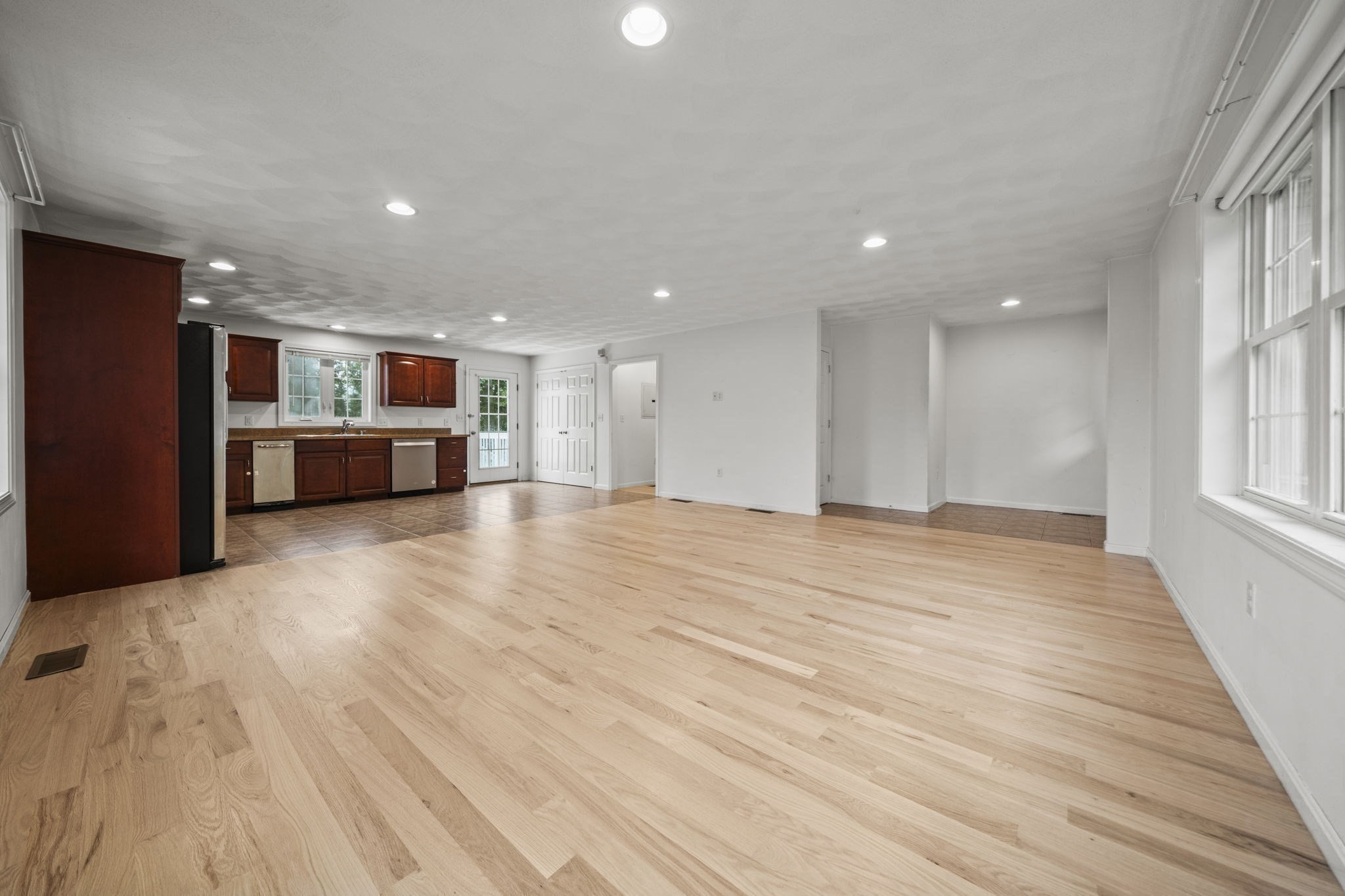 6 Fairlawn, Burlington, MA 01803