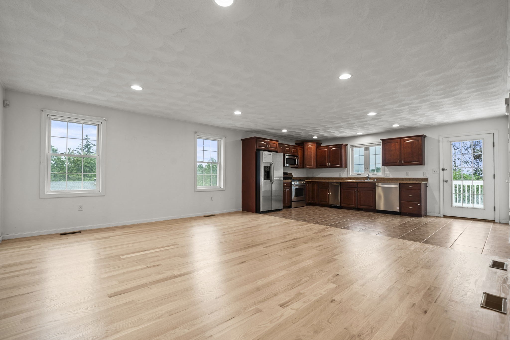6 Fairlawn, Burlington, MA 01803