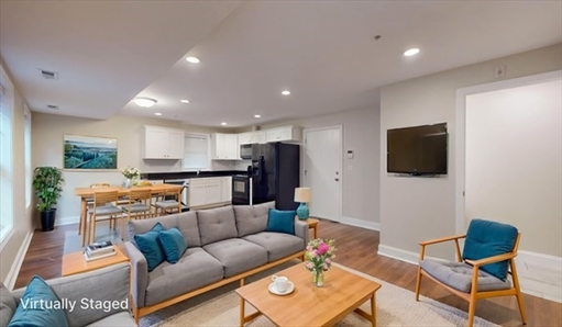 60 Holworthy, Apt 7