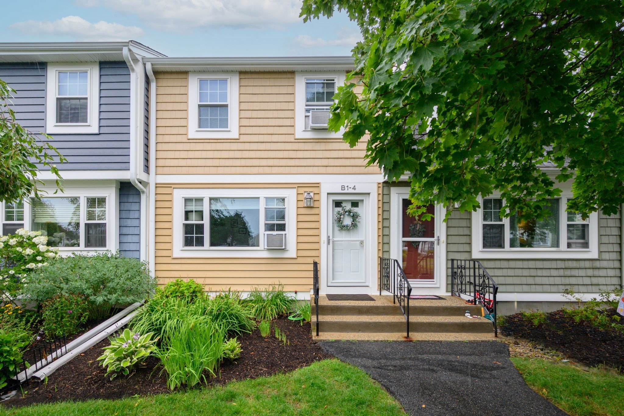 4 Lydon Lane Unit B1-4, Halifax, MA 02338