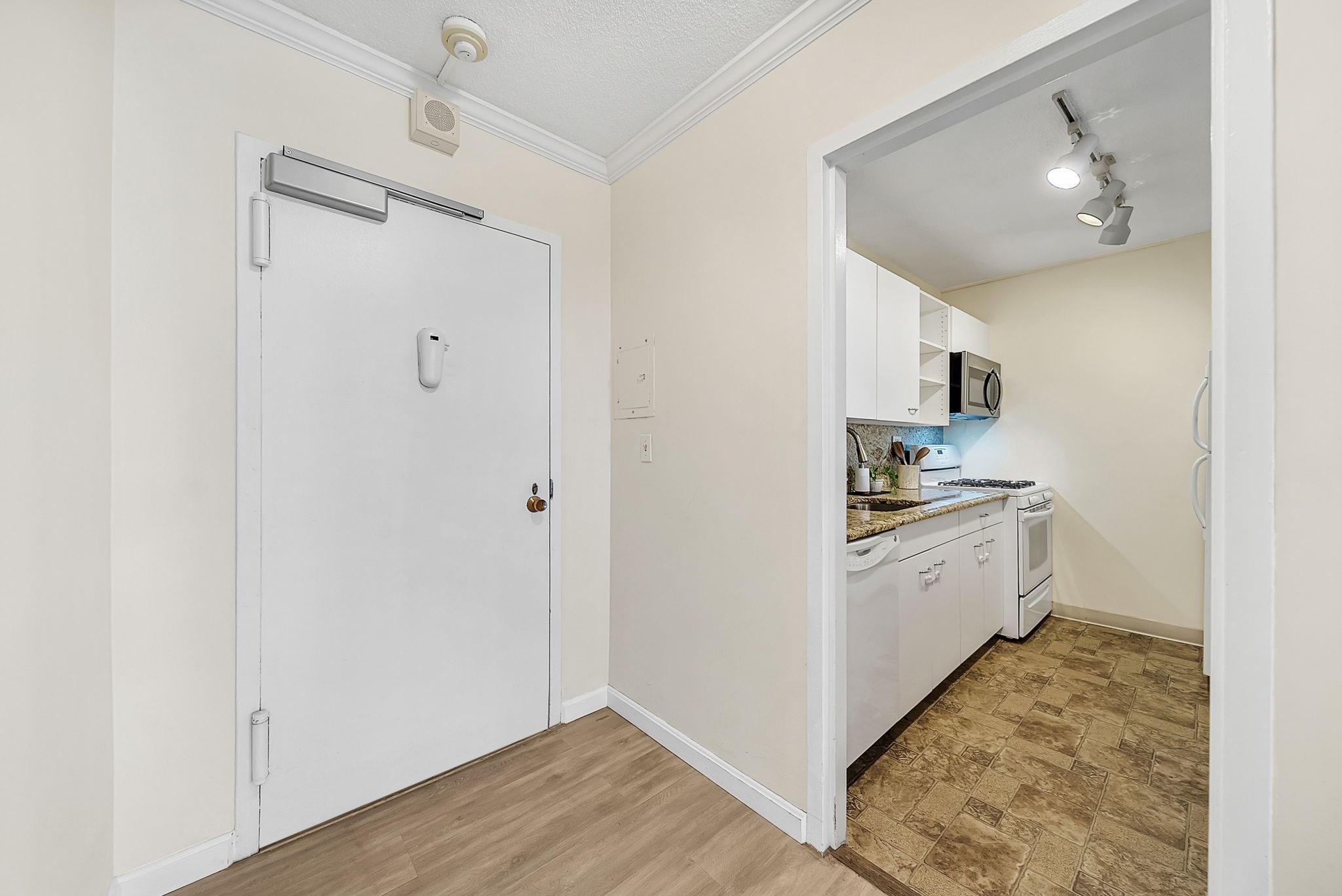 9 Hawthorne Pl Unit 7H, West End, Boston, MA 02114 - Image 15