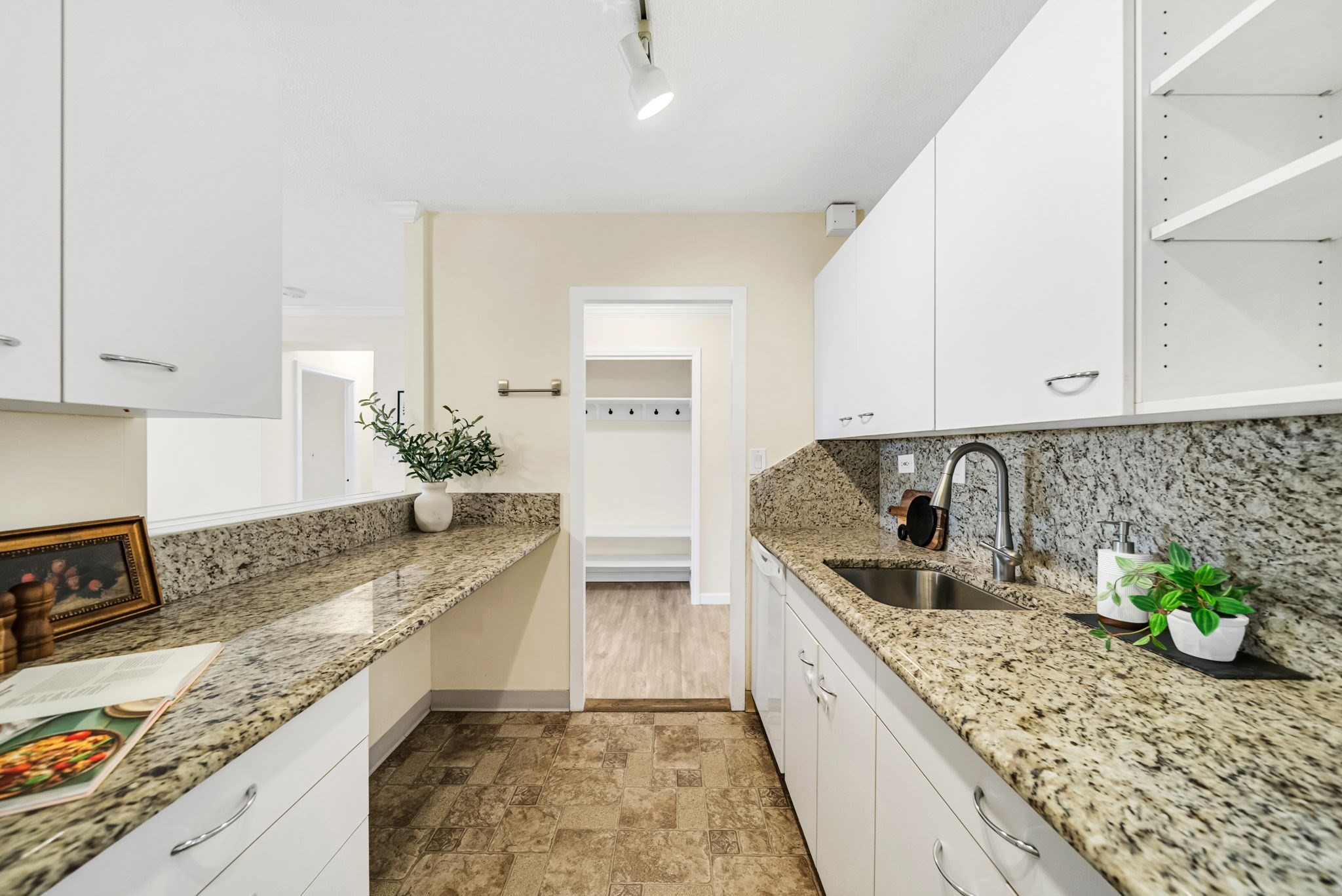 9 Hawthorne Pl Unit 7H, West End, Boston, MA 02114 - Image 18