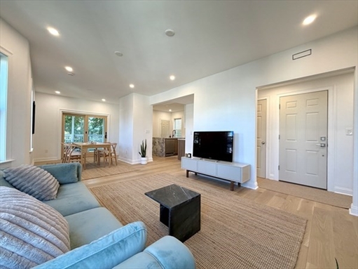8 Fox St, Apt 2