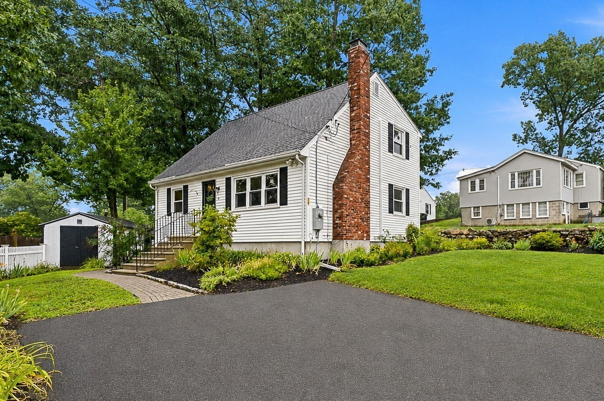 19 Pembroke St, Marlborough, MA 01752