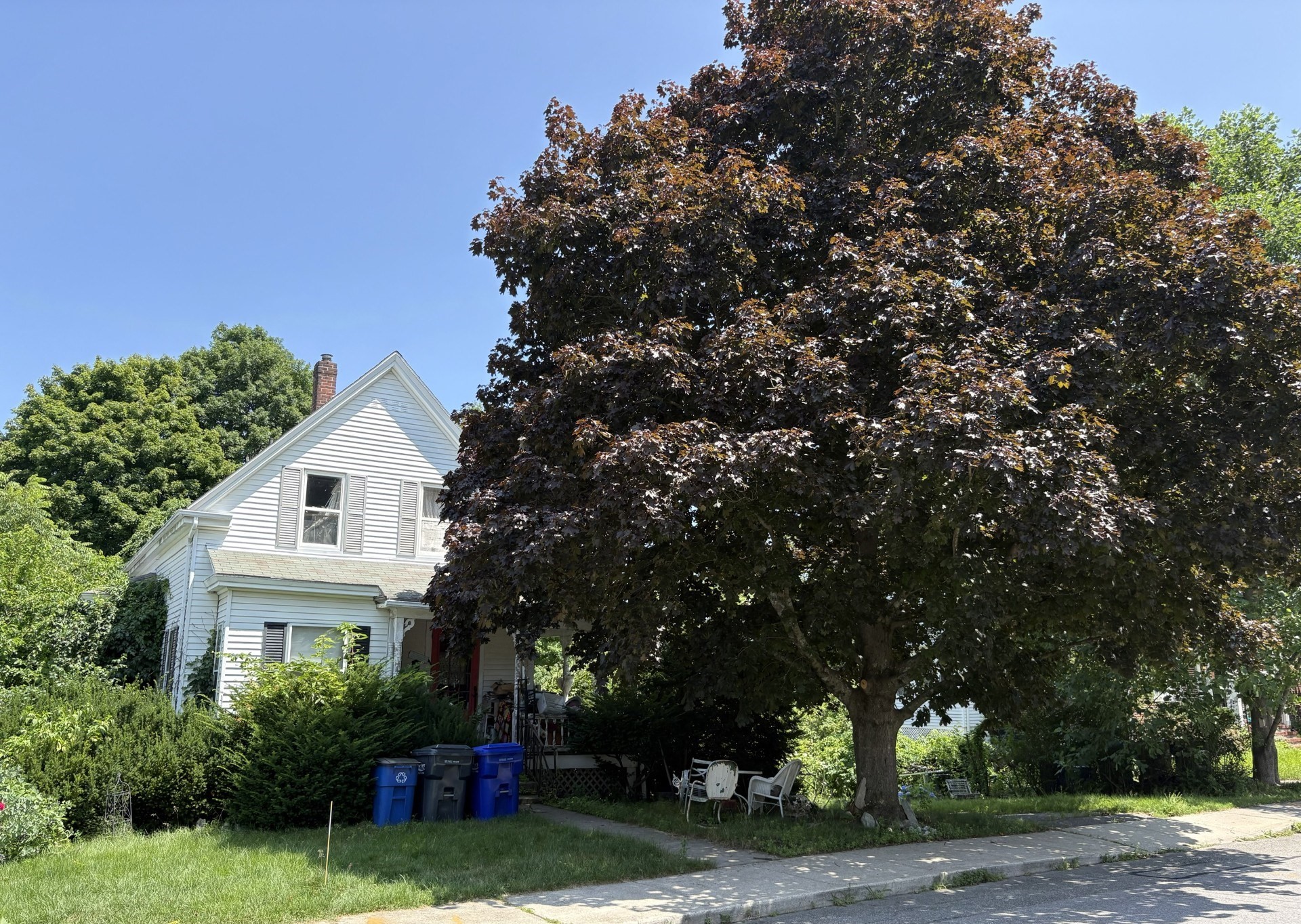 35 Emmons St, Milford, MA 01757