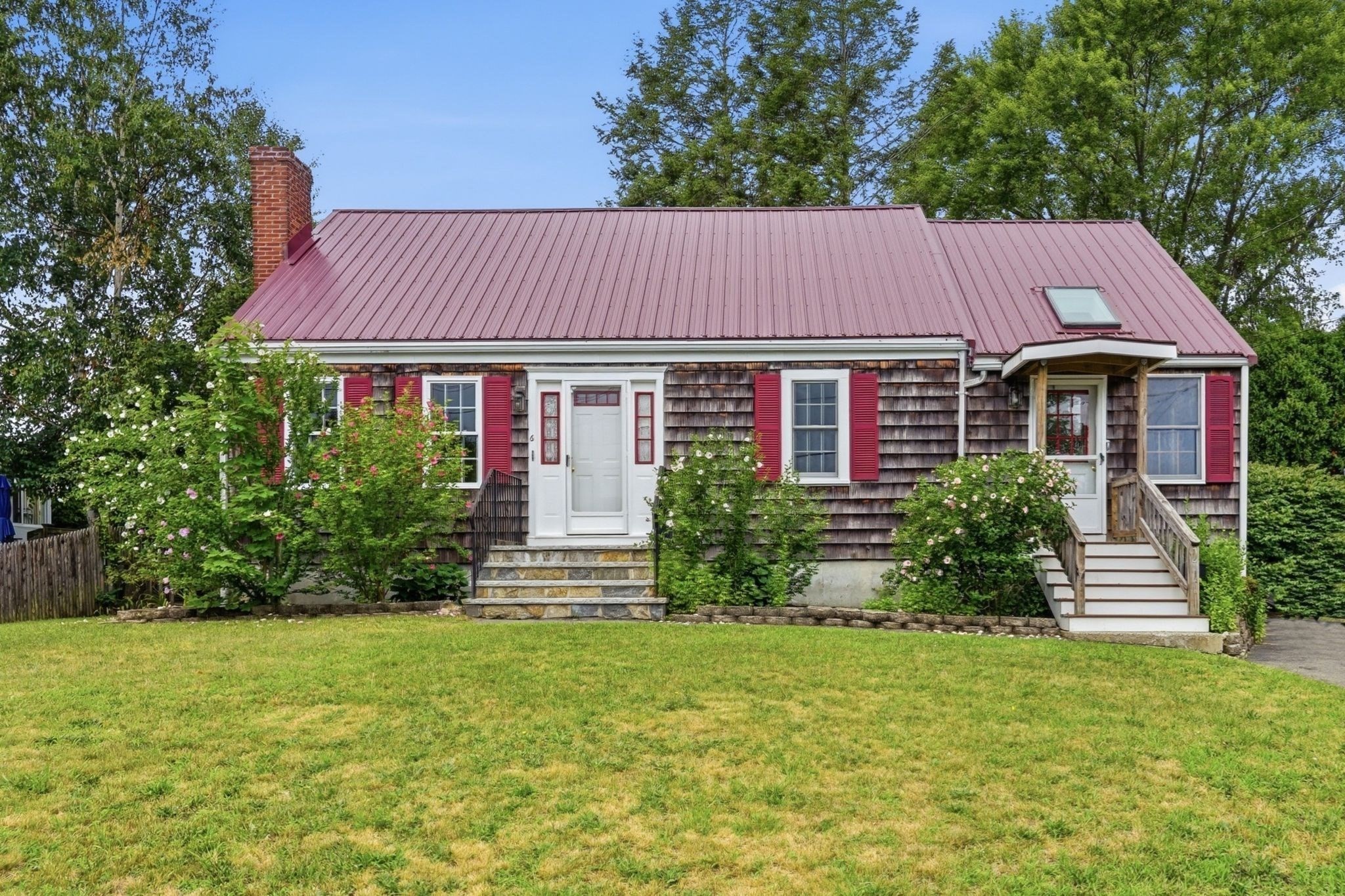 6 Devine Rd, Randolph, MA 02368