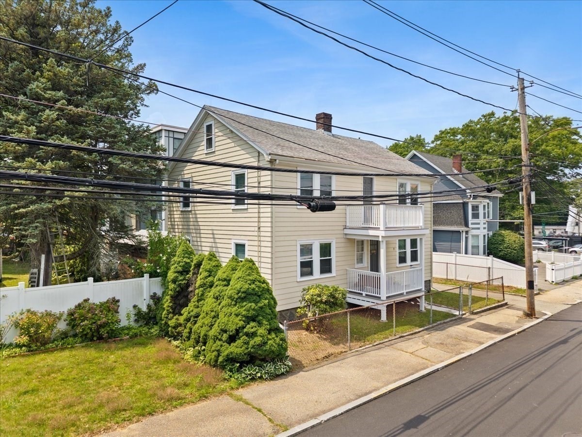 9 Billings St, West Roxbury, Boston, MA 02132