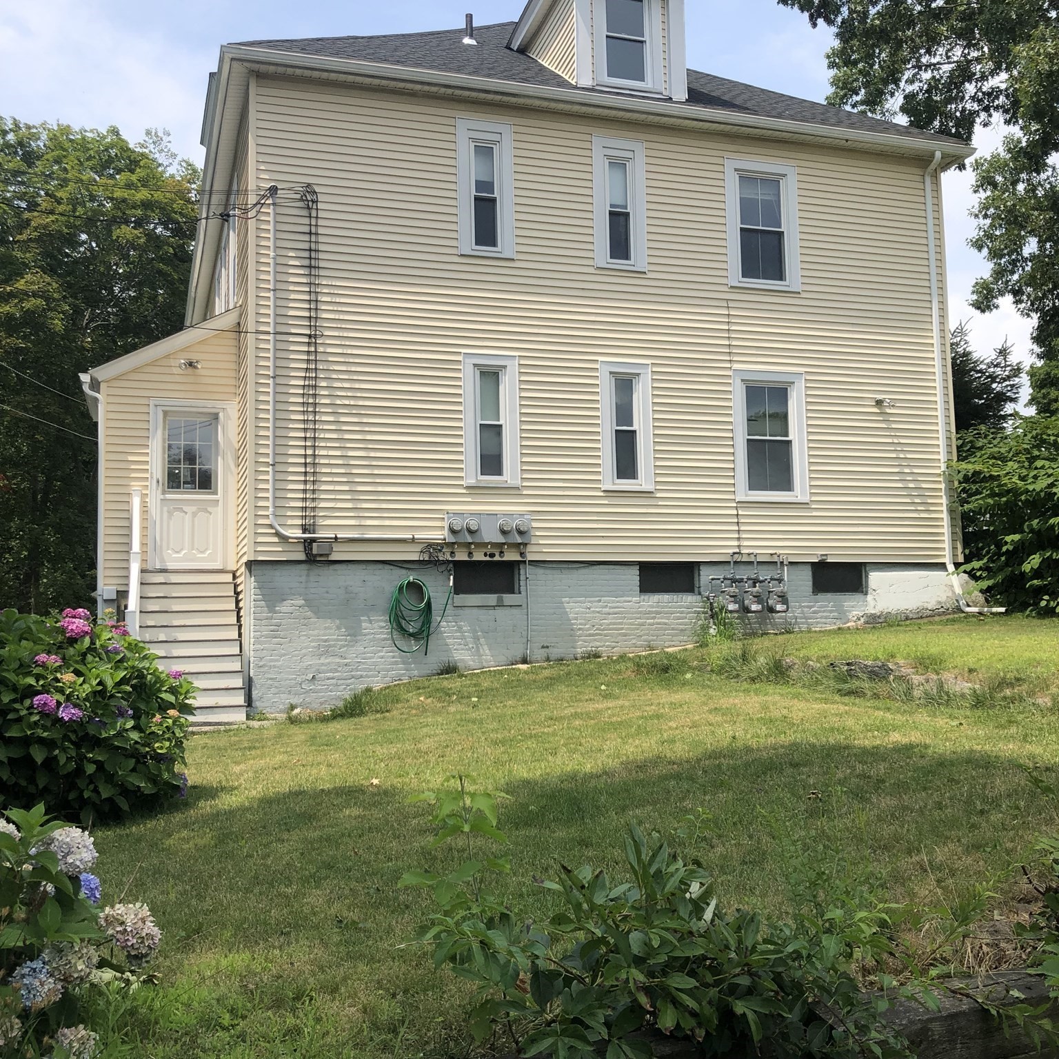 16 California Court, Clinton, MA 01510 - Image 2