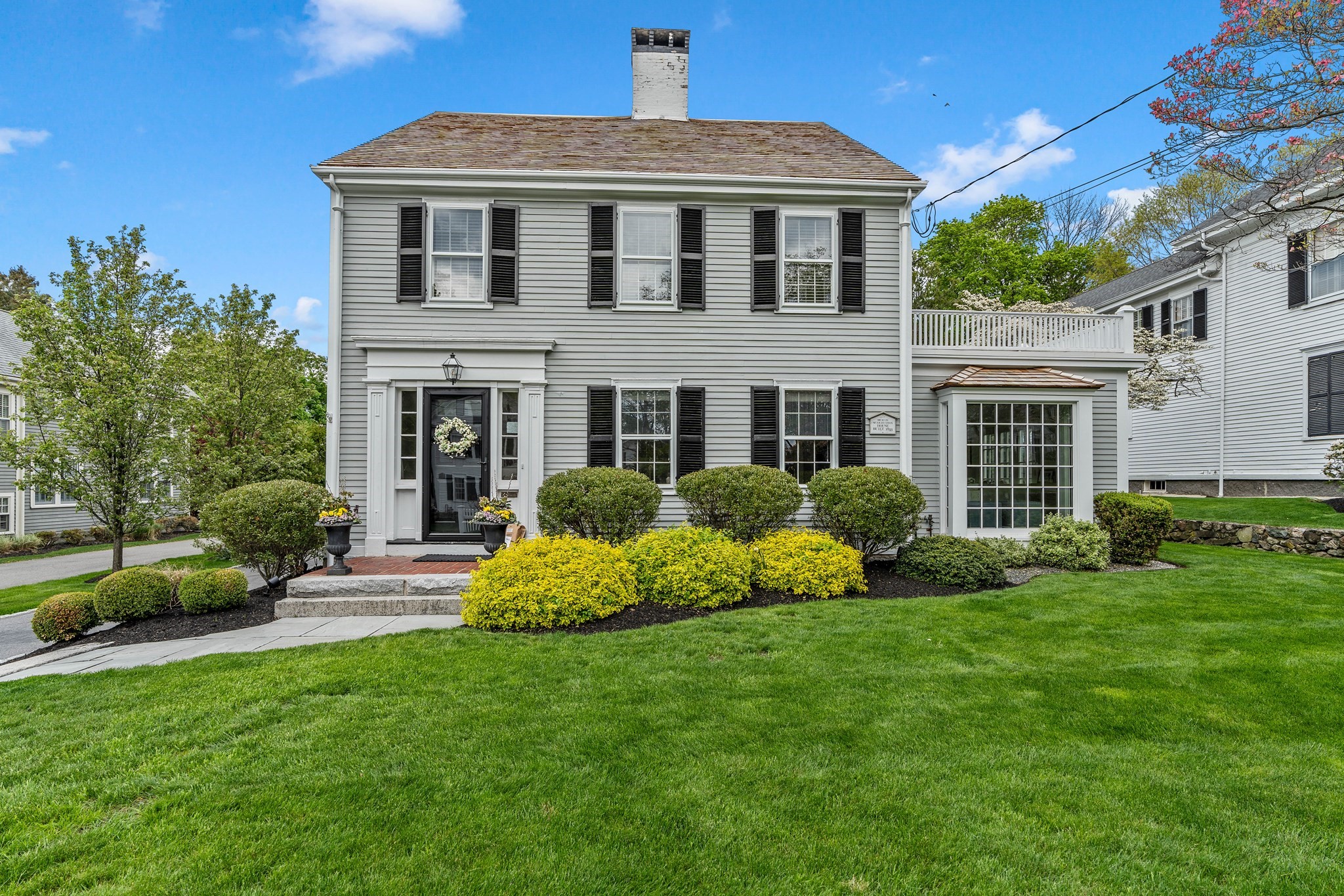 37 Lincoln St, Hingham, MA 02043