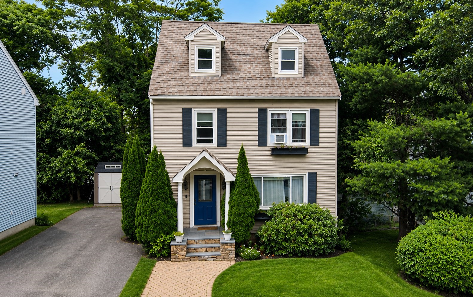 14 Loyola Cir, West Roxbury, Boston, MA 02132