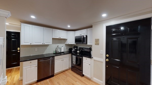 290 Beacon St, Apt 2