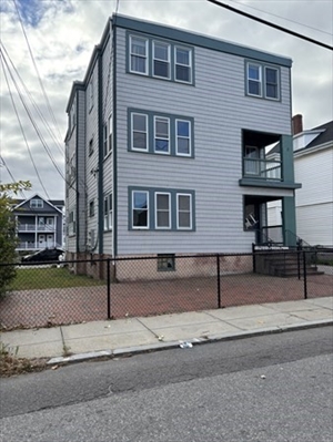 61 Waverly Street, Apt 1