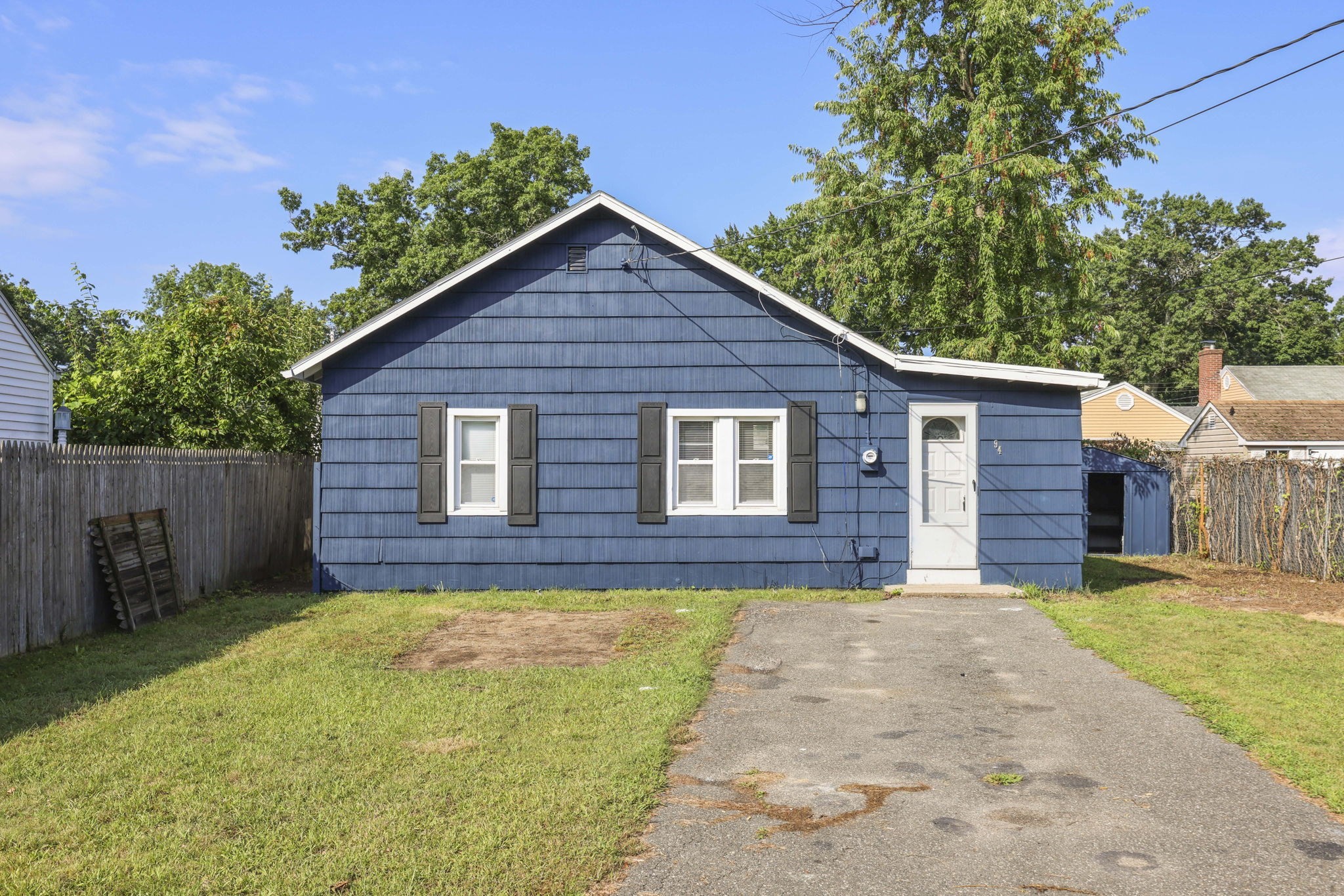 94 Upland St, Springfield, MA 01104