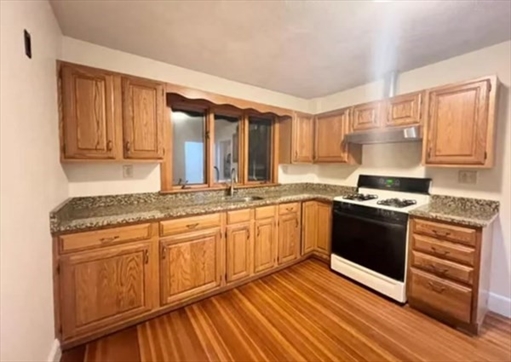 382 Beale St, Apt 2
