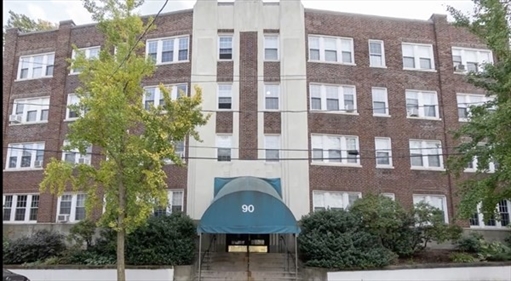 90 Kilsyth Rd, Apt 3