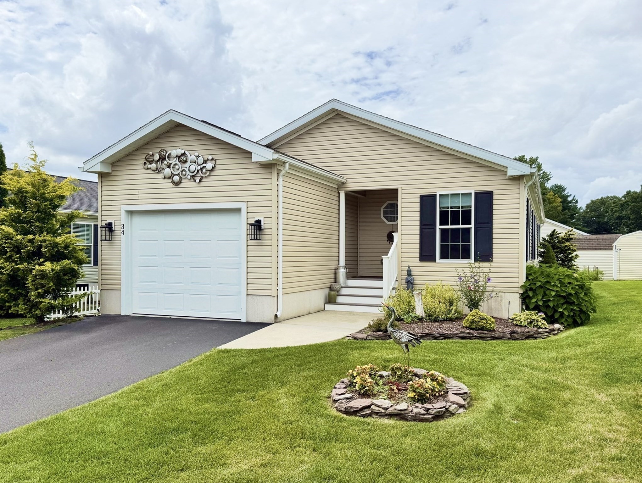 34 Sunrise Lane, Chicopee, MA 01020