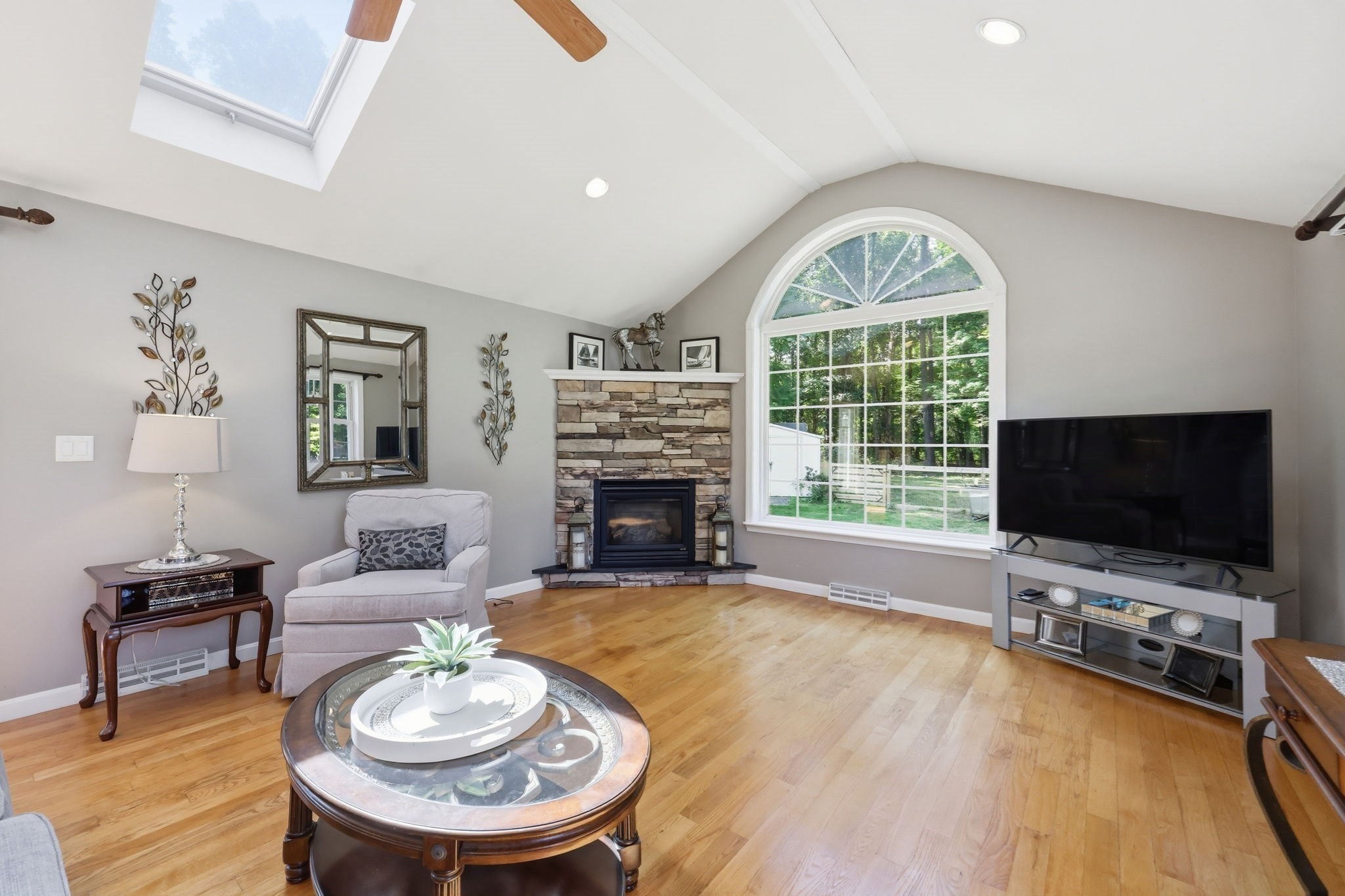 37 Squirrel Rd, Springfield, MA 01108