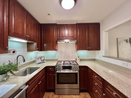 318 Rindge Ave, Apt 103