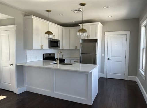 183 Chelsea St, Apt 2