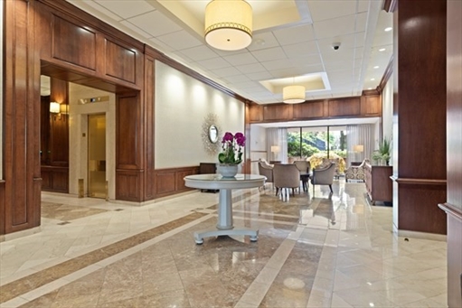 9 Hawthorne Place, Apt 7J