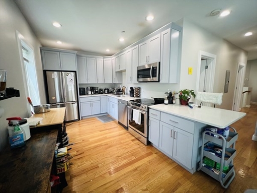 8 W Bellflower St, Apt 1