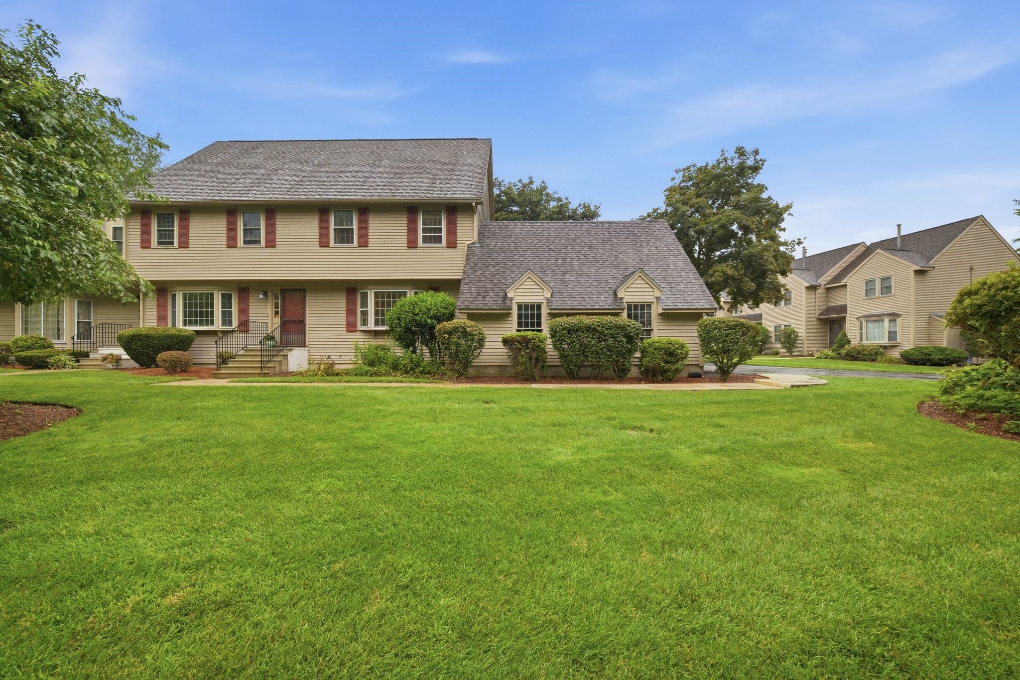 8 Quail Run Unit 8, Tewksbury, MA 01876
